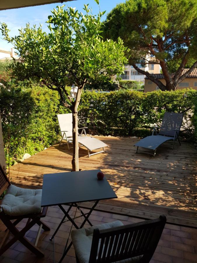 Studio confortable au calme proche du port et de la plage grande terrasse et parking résidence le Grand Large Saint-Mandrier-sur-Mer Esterno foto