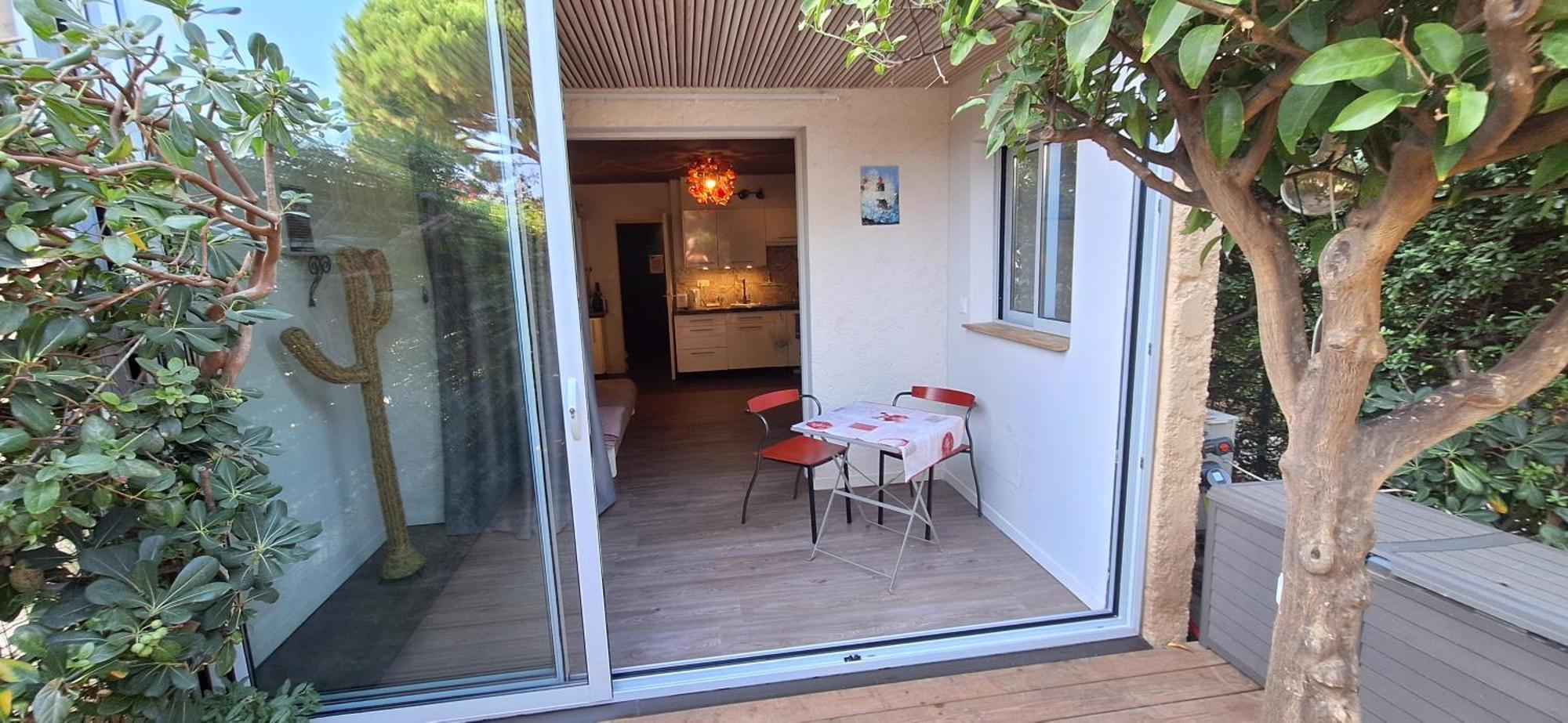 Studio confortable au calme proche du port et de la plage grande terrasse et parking résidence le Grand Large Saint-Mandrier-sur-Mer Esterno foto